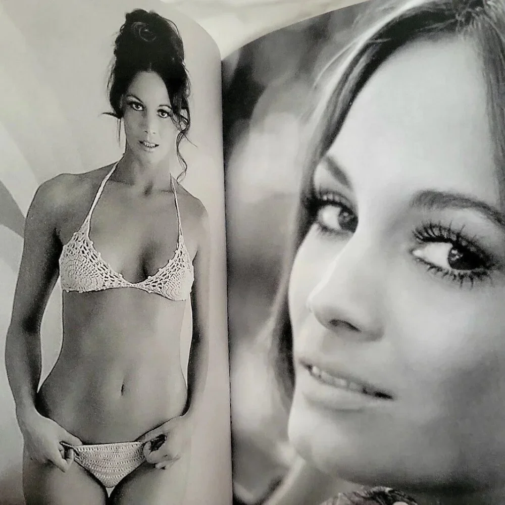 Barbara Leigh Vampirella Photo Book Images Rare Pictorial Collection 5"x7" - Picture 8 of 9